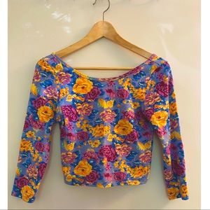 Cropped floral 3/4 sleeve top
